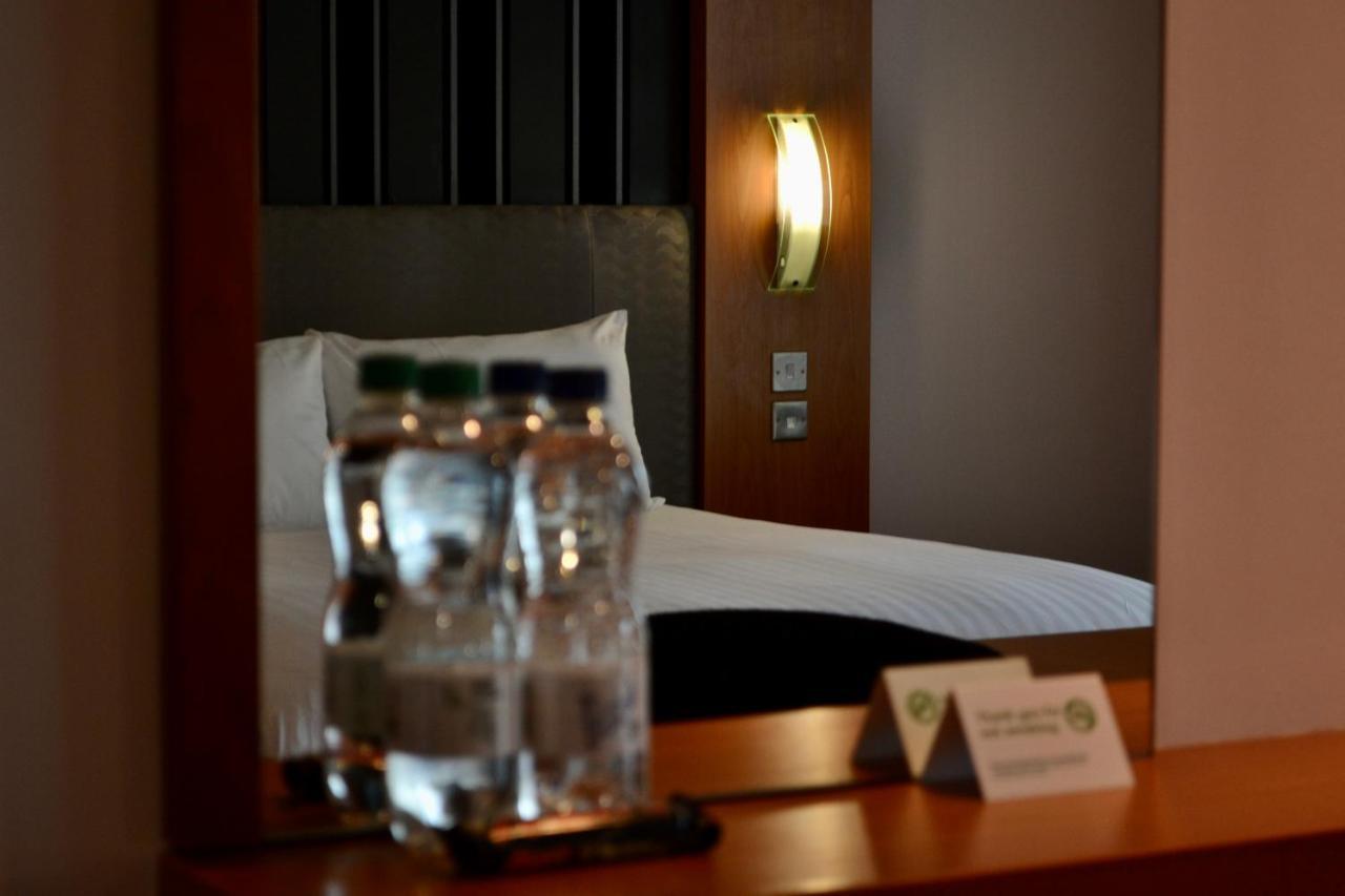 Holiday Inn Manchester - Central Park, An Ihg Hotel Exterior photo