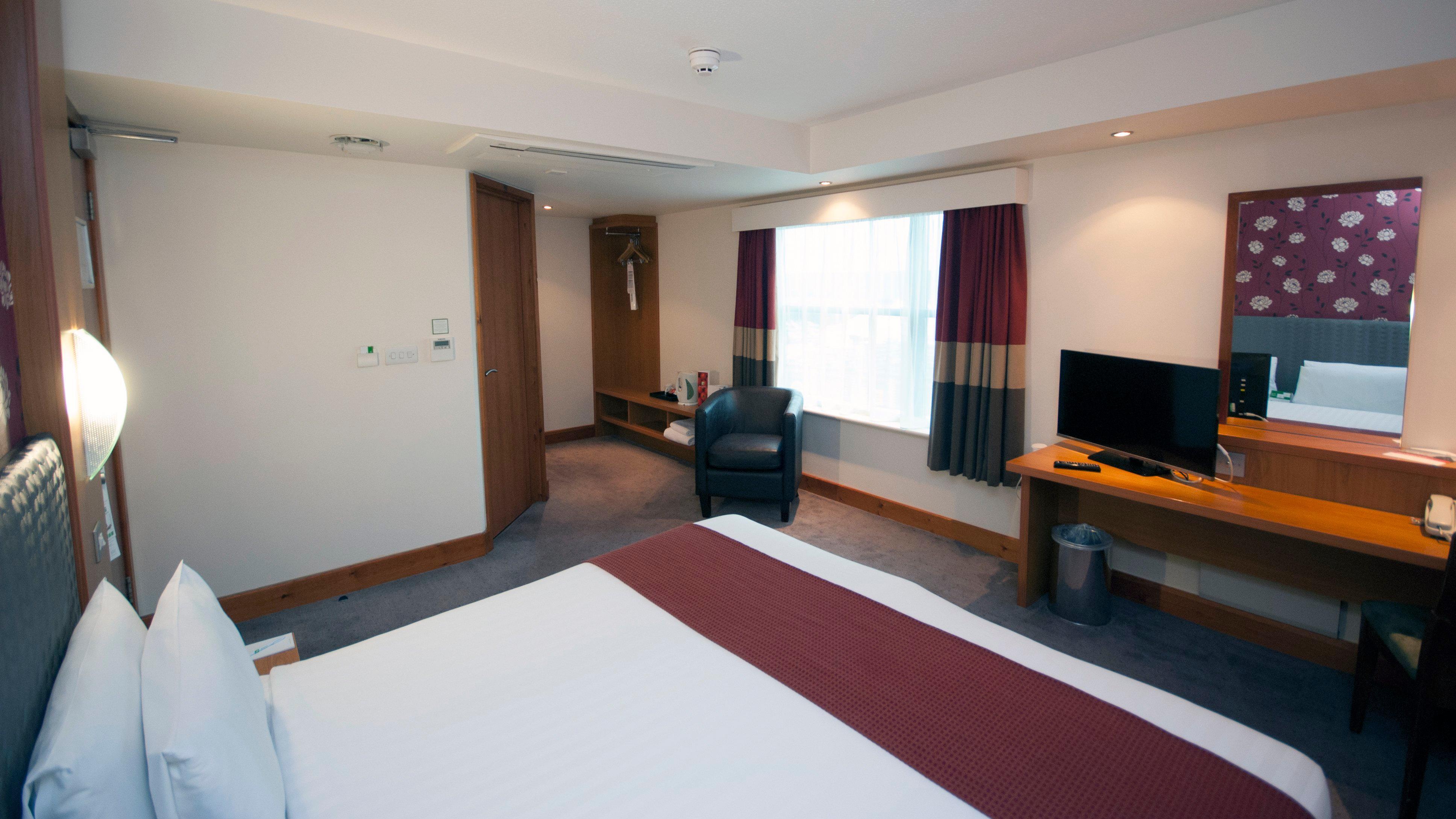 Holiday Inn Manchester - Central Park, An Ihg Hotel Exterior photo