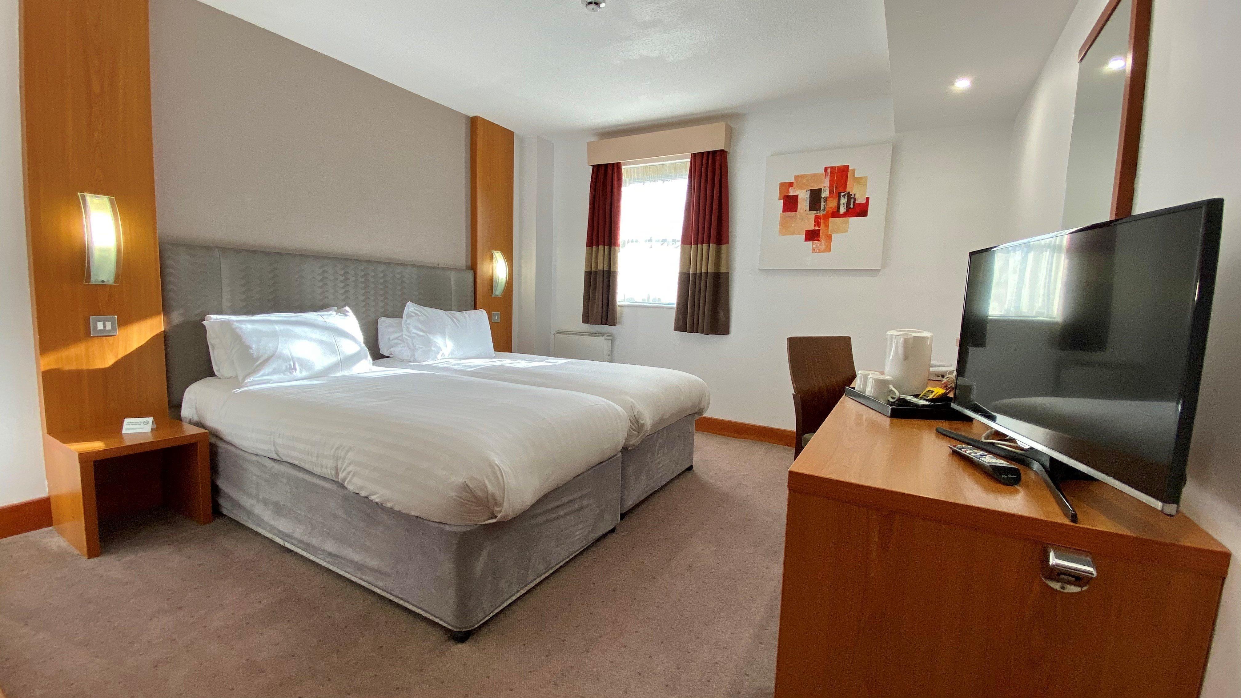 Holiday Inn Manchester - Central Park, An Ihg Hotel Exterior photo