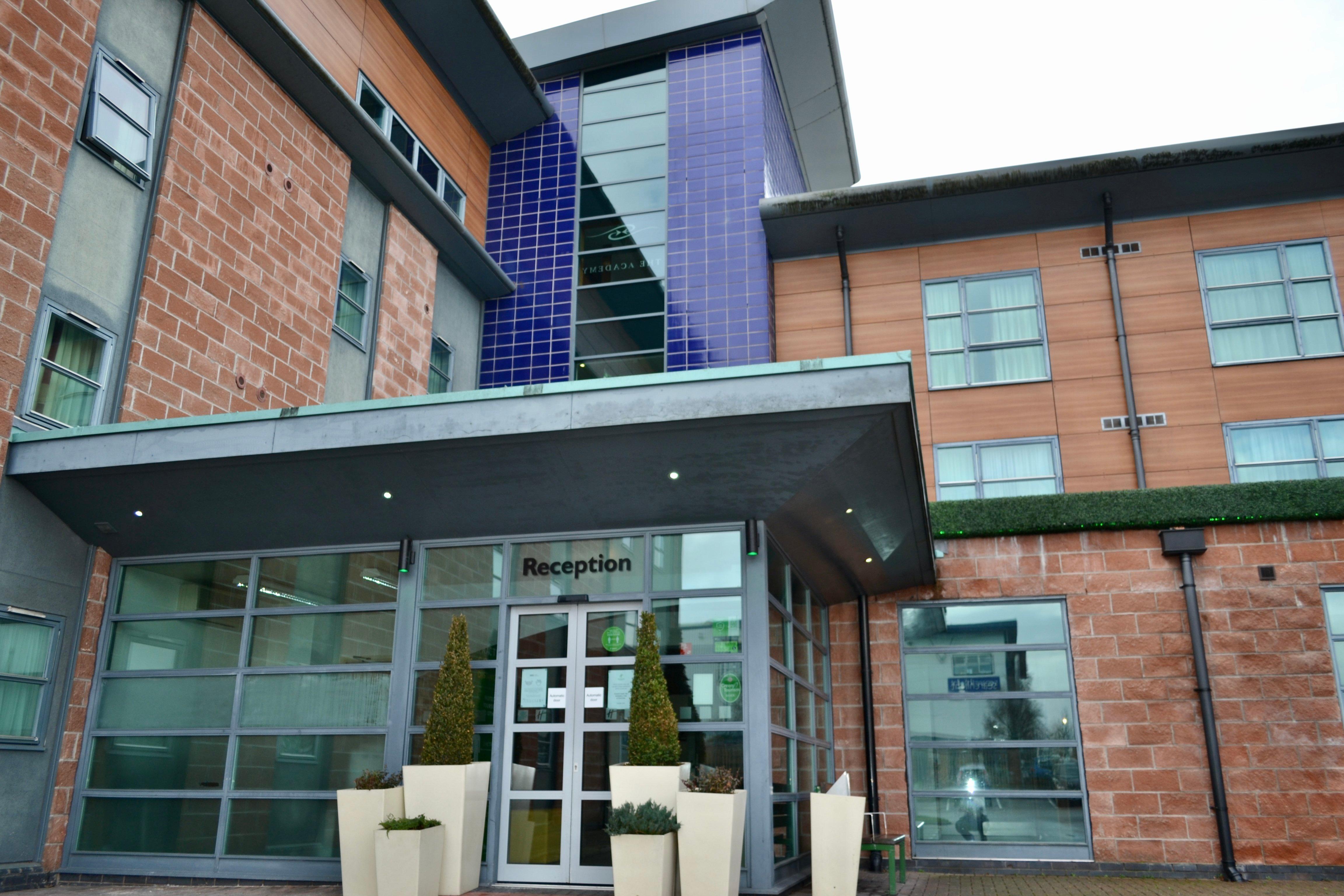 Holiday Inn Manchester - Central Park, An Ihg Hotel Exterior photo