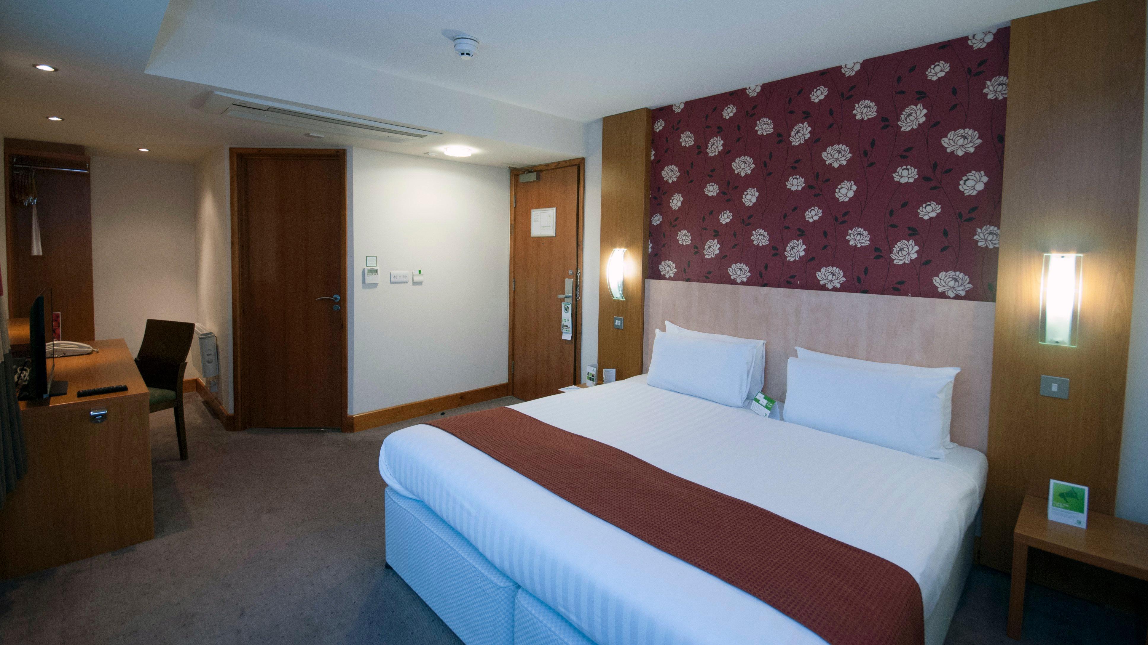 Holiday Inn Manchester - Central Park, An Ihg Hotel Exterior photo