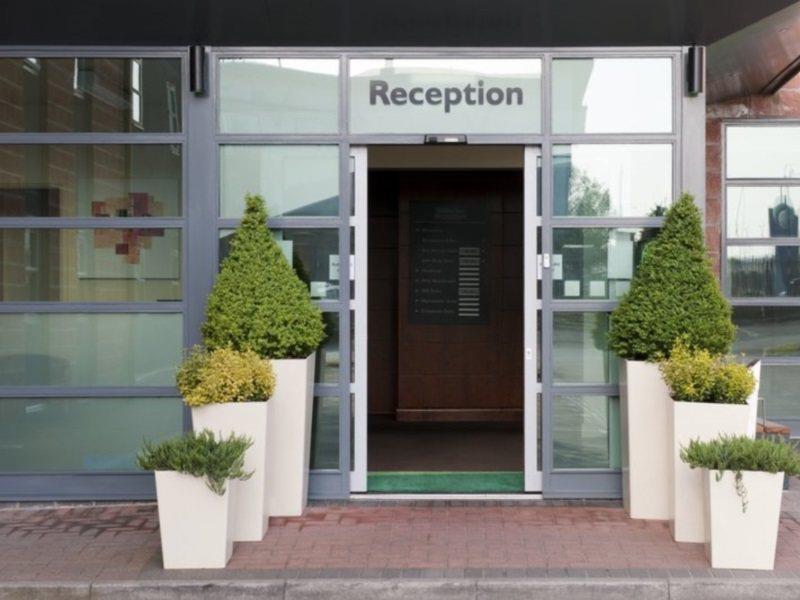 Holiday Inn Manchester - Central Park, An Ihg Hotel Exterior photo
