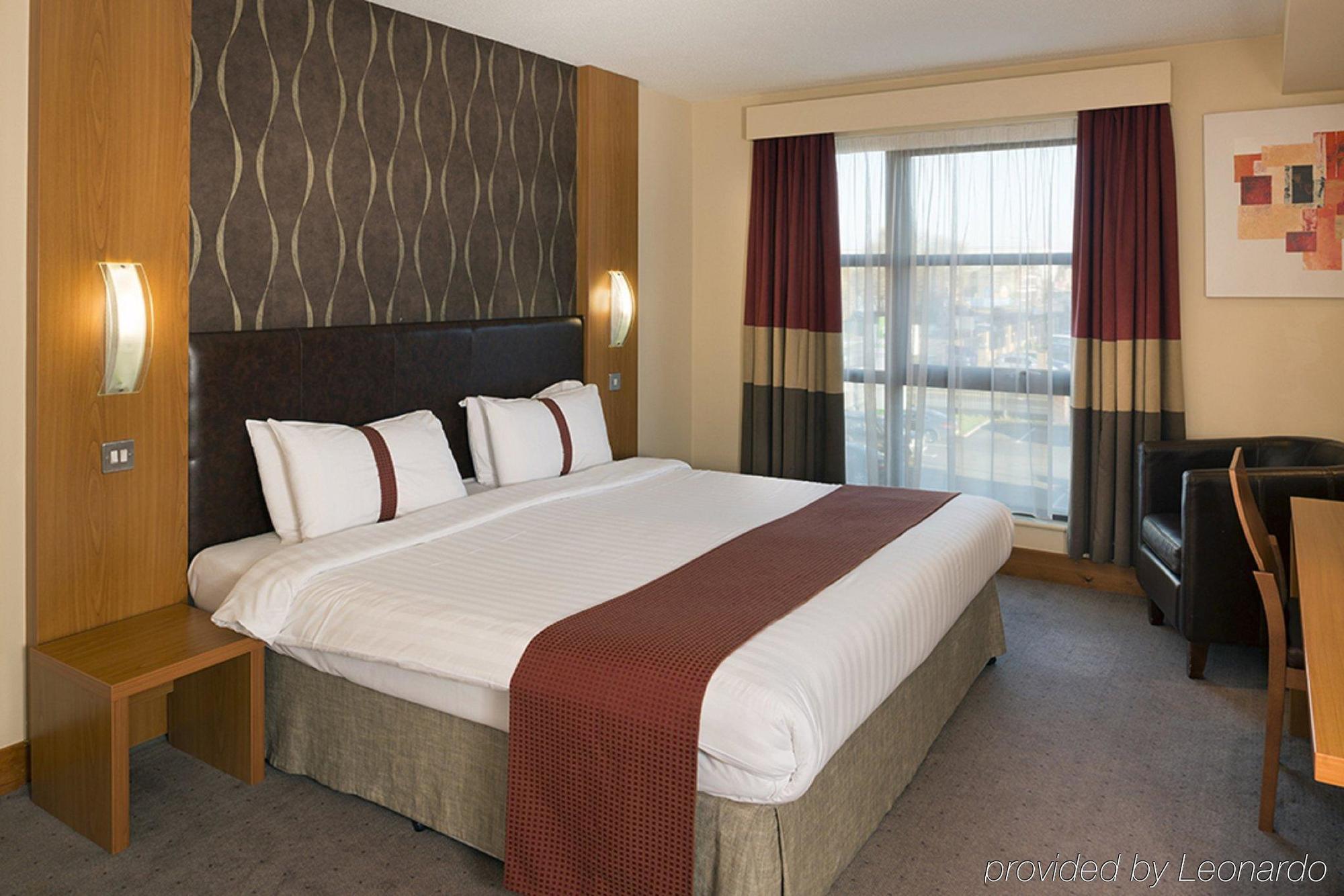 Holiday Inn Manchester - Central Park, An Ihg Hotel Exterior photo