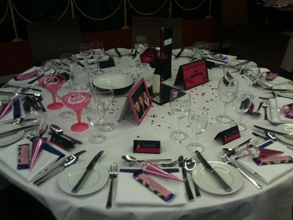Holiday Inn Manchester - Central Park, An Ihg Hotel Restaurant photo